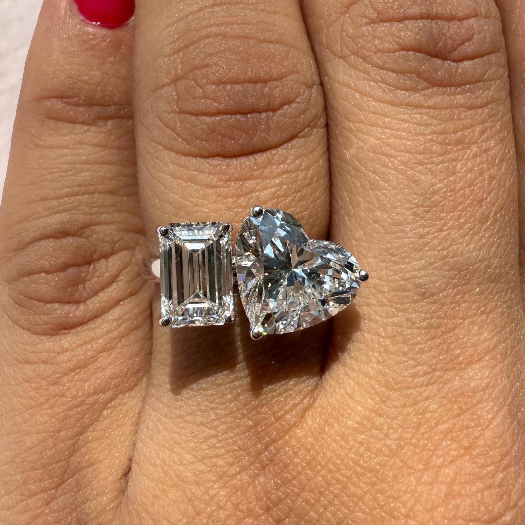 6CT Lab Grown Diamond Toi et Moi Ring: 14K Gold Heart & Emerald Cut