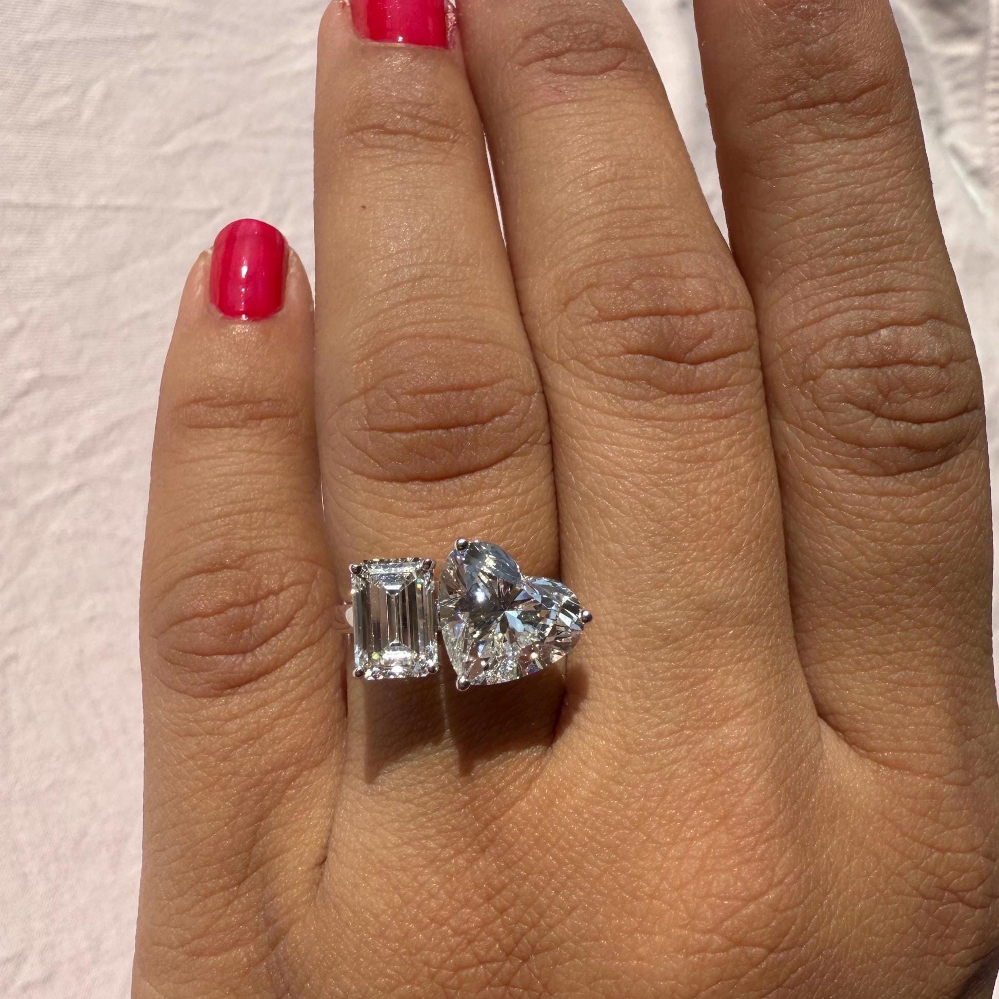 6CT Lab Grown Diamond Toi et Moi Ring: 14K Gold Heart & Emerald Cut