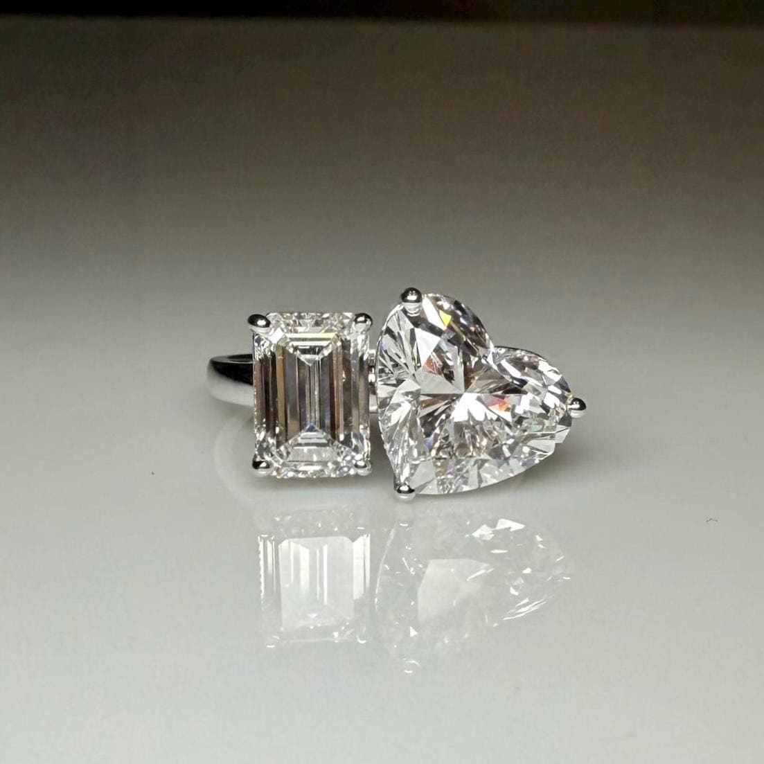 6CT Lab Grown Diamond Toi et Moi Ring: 14K Gold Heart & Emerald Cut