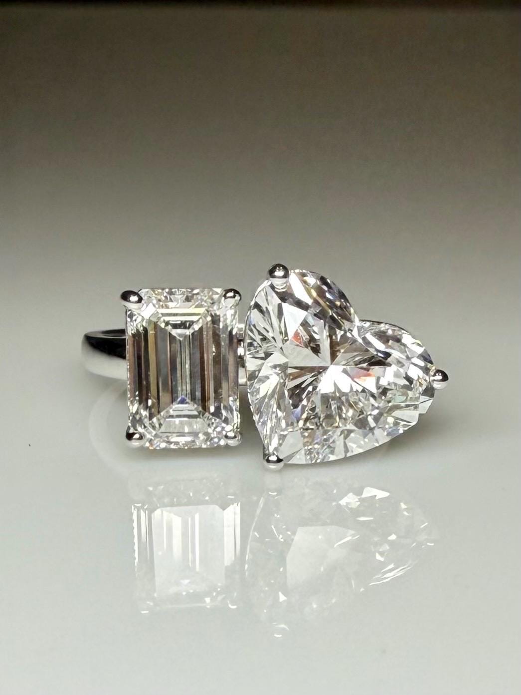 6CT Lab Grown Diamond Toi et Moi Ring: 14K Gold Heart & Emerald Cut