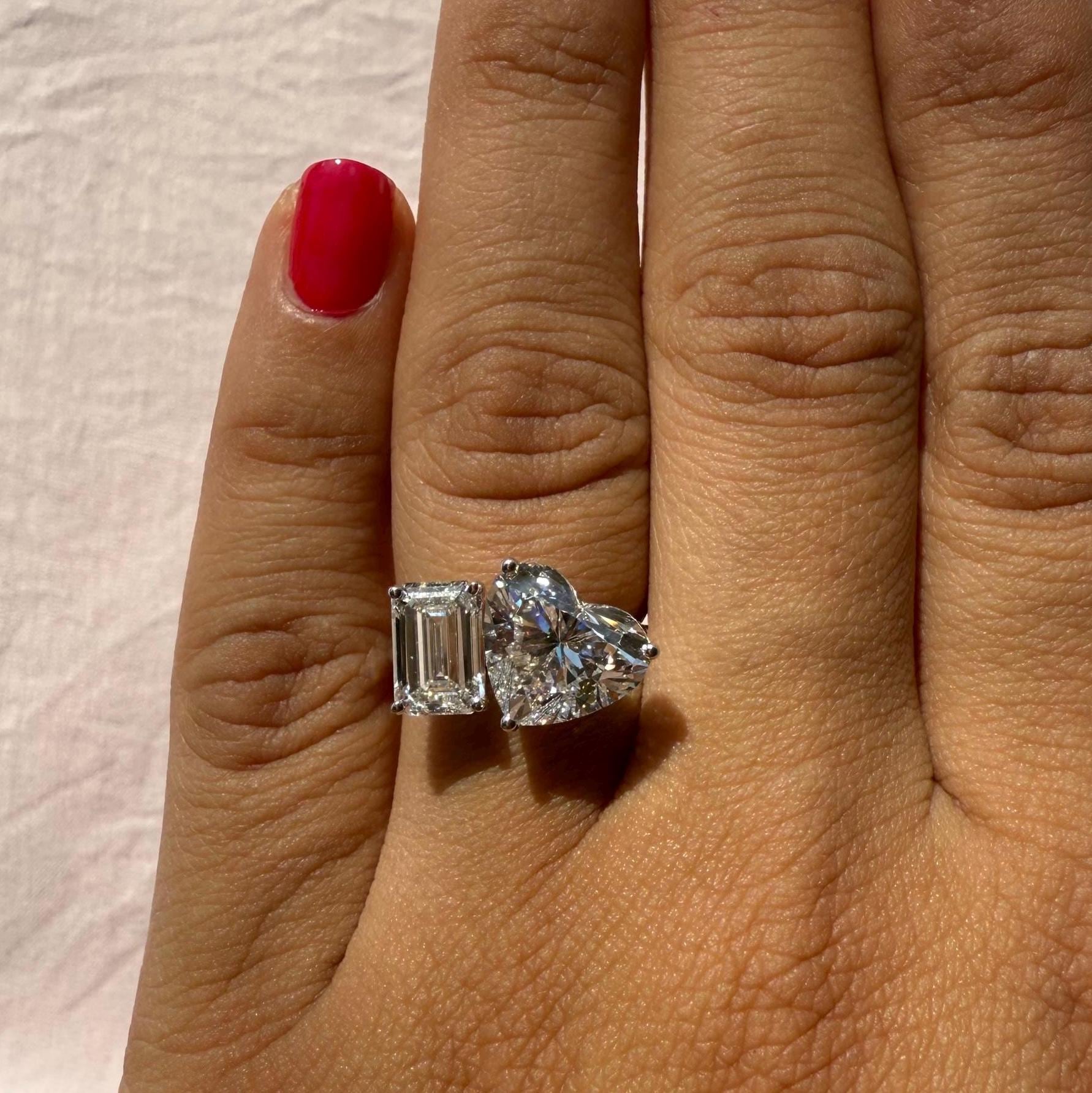 6CT Lab Grown Diamond Toi et Moi Ring: 14K Gold Heart & Emerald Cut