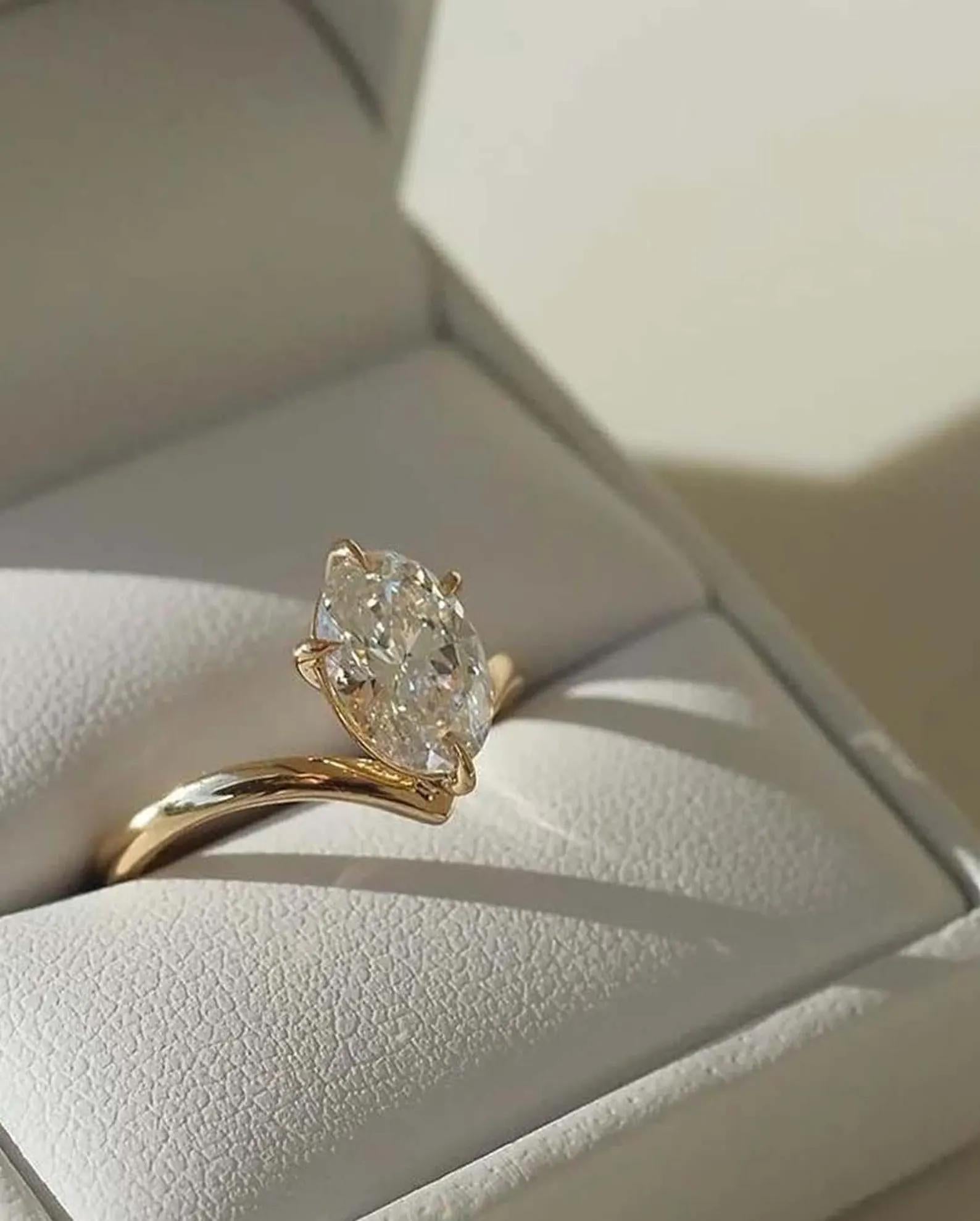 Oval Cut Lab Grown Diamond Engagement Ring | V Shape 14K Gold Chevron Solitaire Ring | Modern Minimal Bridal Ring