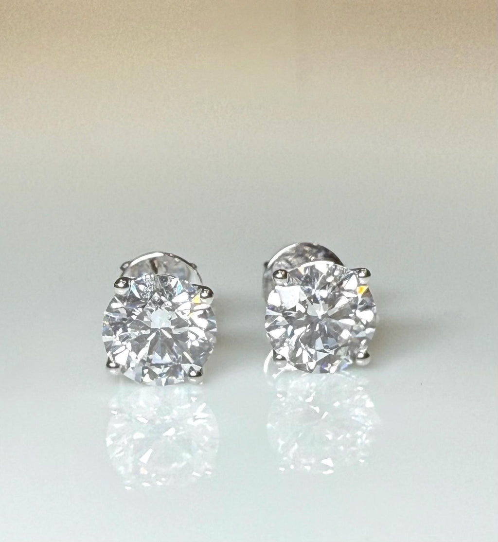 IGI Certified Lab Grown Diamond Stud Earrings: 14K Gold E/VS