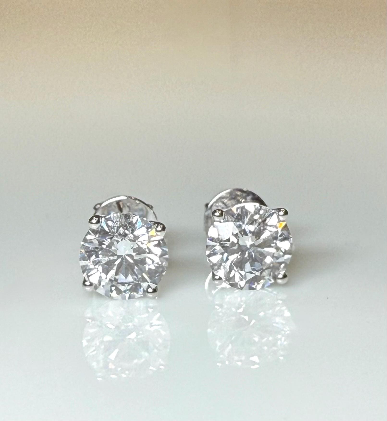 IGI Certified Lab Grown Diamond Stud Earrings: 14K Gold E/VS