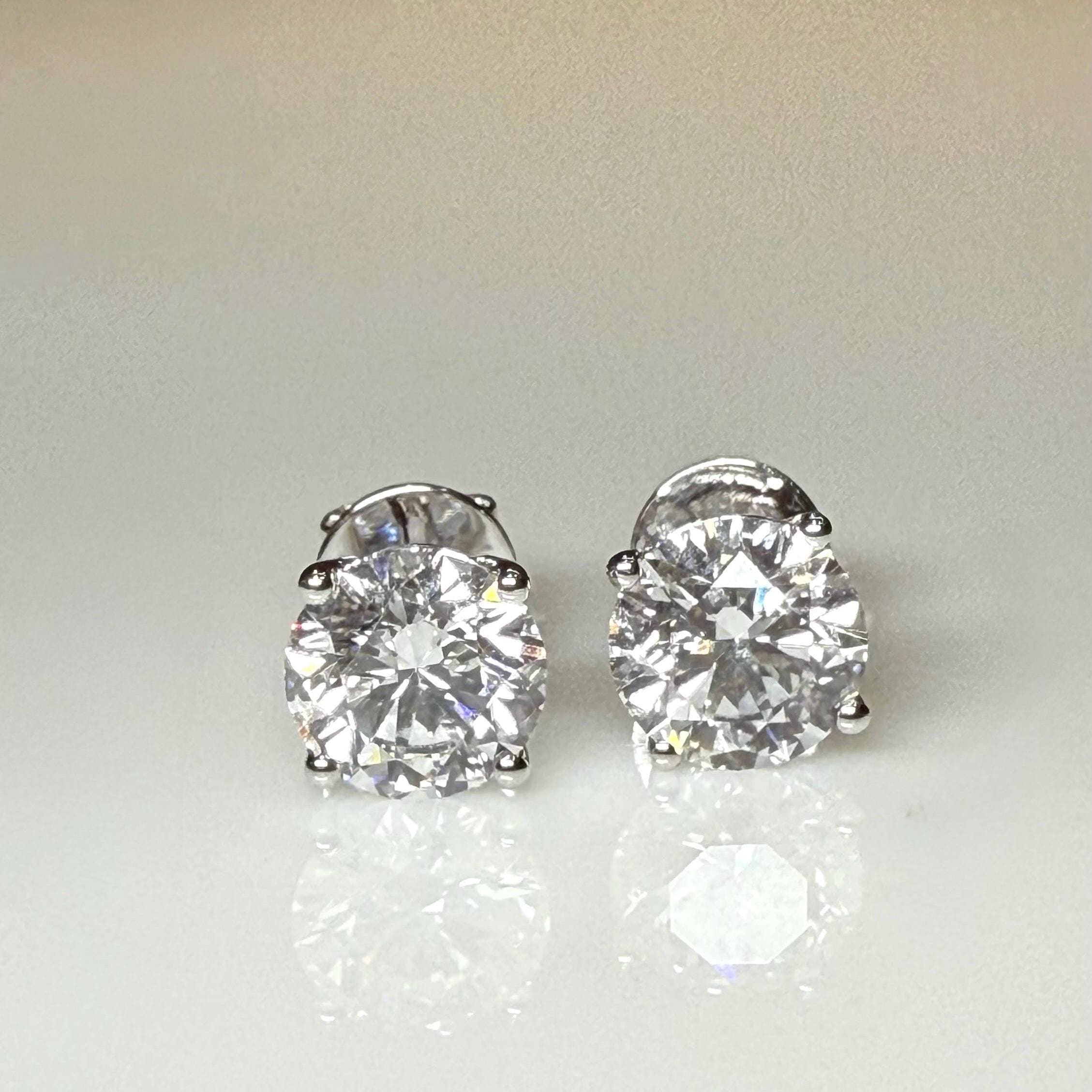 IGI Certified Lab Grown Diamond Stud Earrings: 14K Gold E/VS