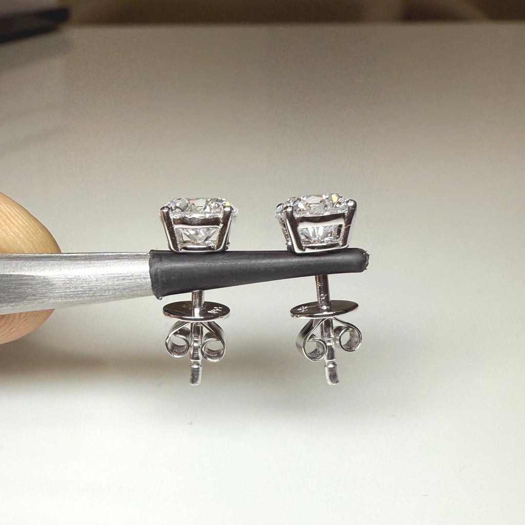 IGI Certified Lab Grown Diamond Stud Earrings: 14K Gold E/VS