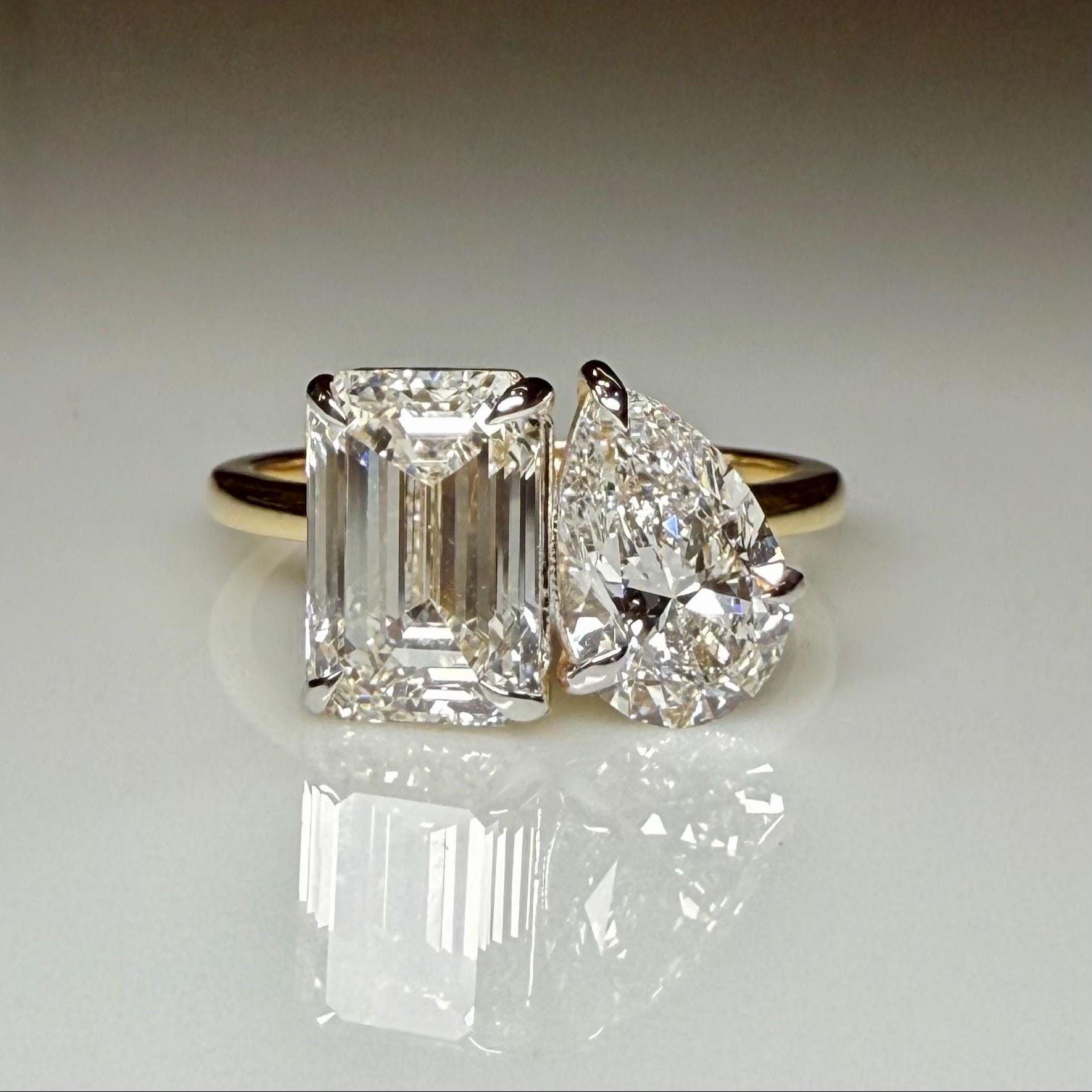 Lab Grown Diamond Toi et Moi Ring | Emerald Pear Cut 14K Gold Engagement
