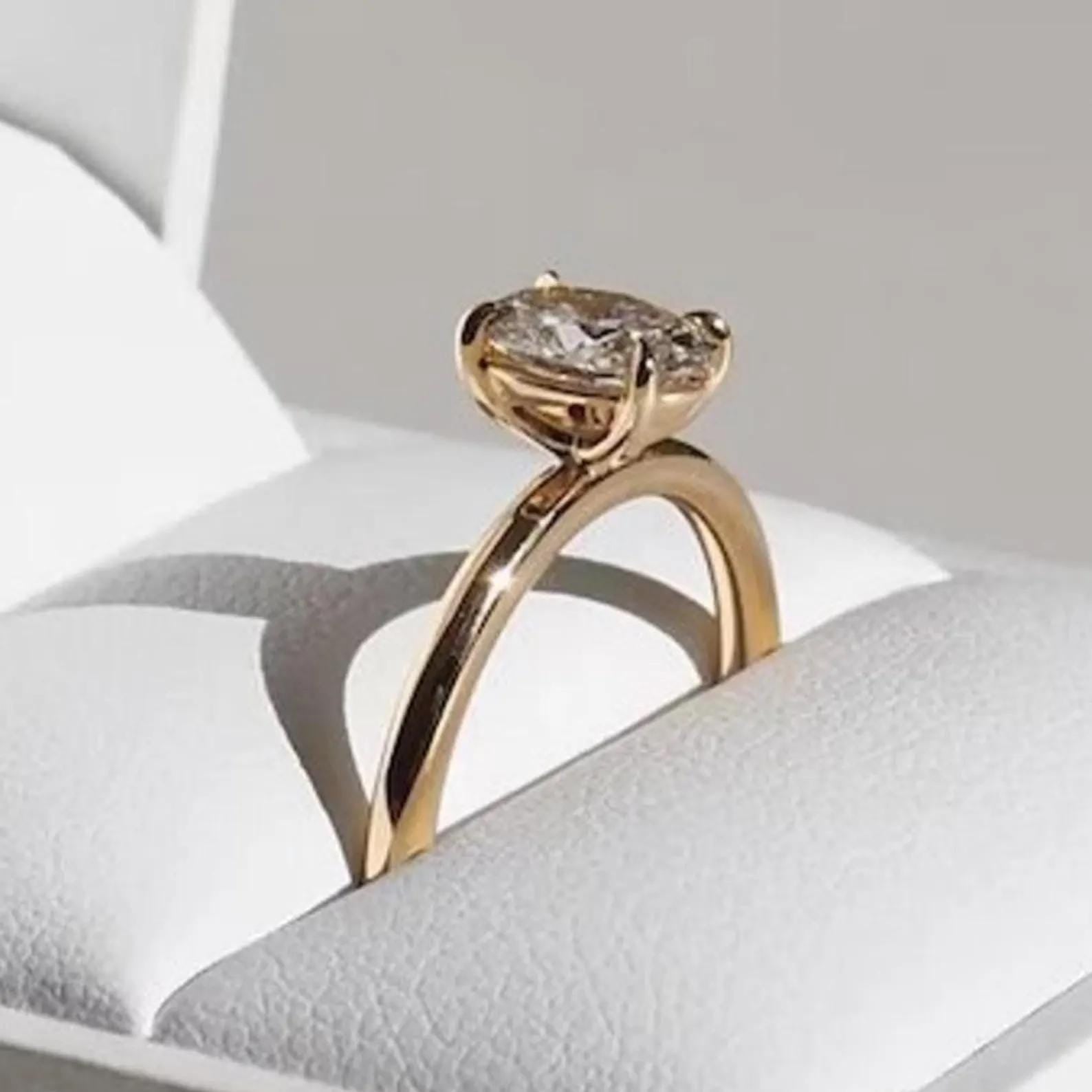 1CT Oval Lab Grown Diamond Engagement Ring | 14K Solid Gold Solitaire | IGI Certified