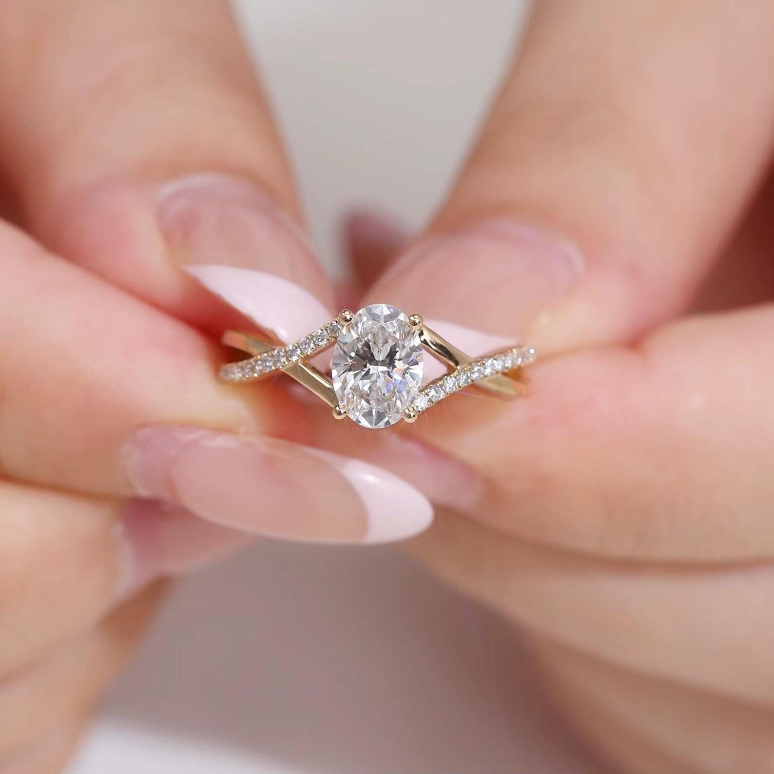 Oval Lab Grown Diamond Engagement Ring | 14K Split Shank Gold (IGI Certified)