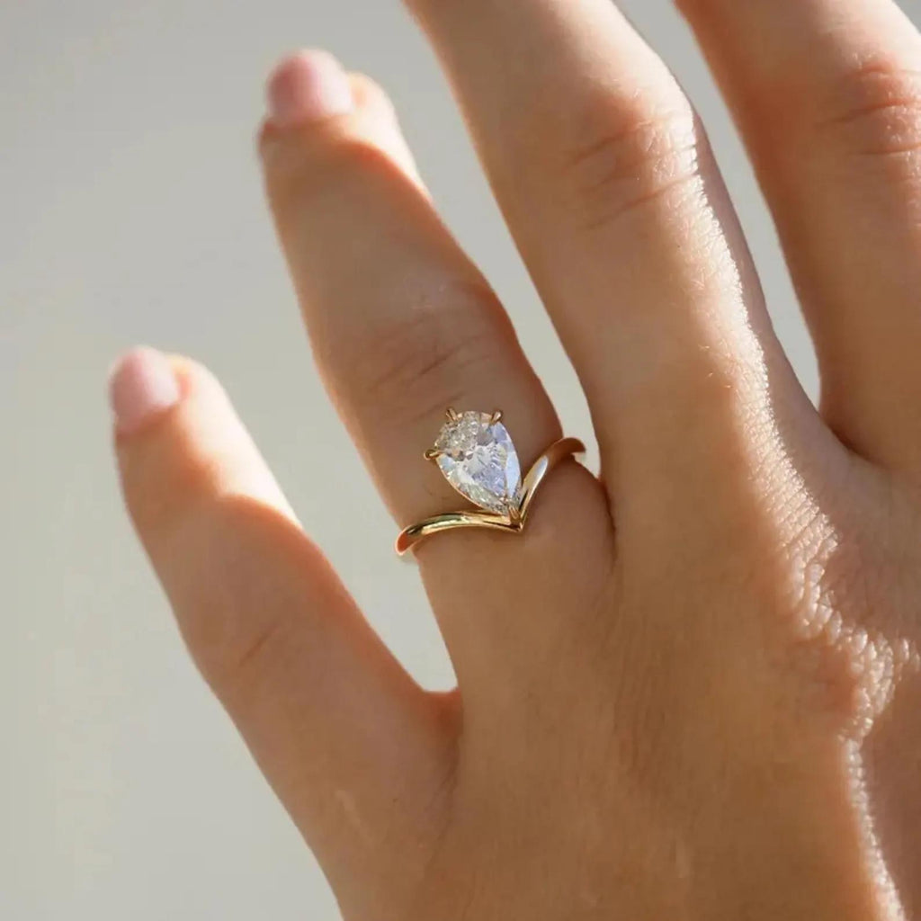 Pear Cut Lab Grown Diamond Engagement Ring | 14K Solid Gold (IGI Certified E VS)