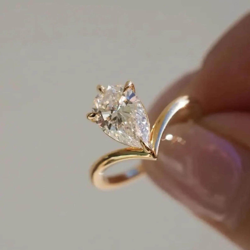 Pear Cut Lab Grown Diamond Engagement Ring | 14K Solid Gold (IGI Certified E VS)
