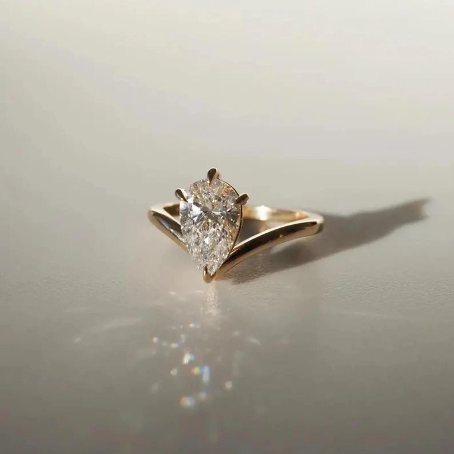 Pear Cut Lab Grown Diamond Engagement Ring | 14K Solid Gold (IGI Certified E VS)