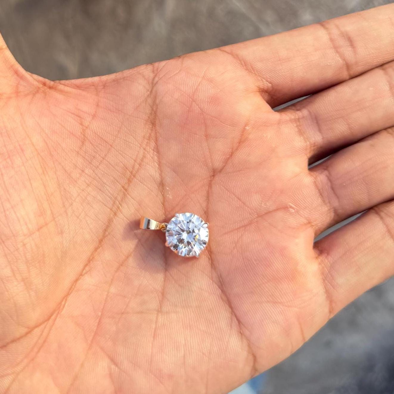 5CT Round Lab Grown Diamond Solitaire Pendant | 14K Solid Gold IGI Certified E VS