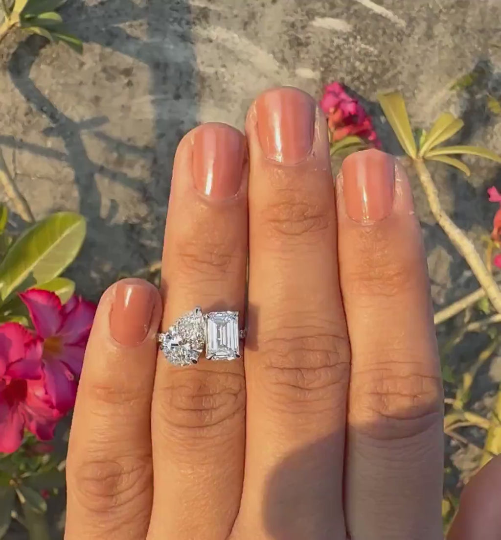 Lab Grown Diamond Toi et Moi Ring | 14K Gold Pear & Emerald Cut
