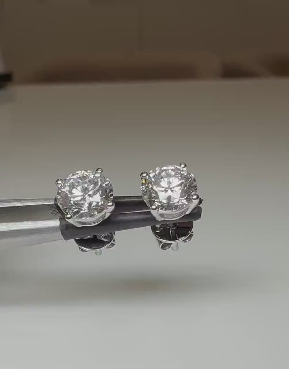 IGI Certified Lab Grown Diamond Stud Earrings: 14K Gold E/VS